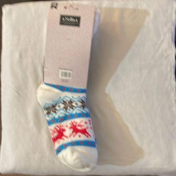 Nollia Plush Sherpa Slipper Socks - Picture 3 of 5